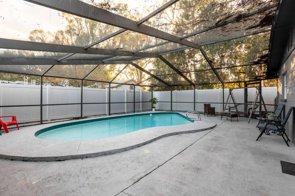 Entirehouse W/Bush Garden View_Private Heated Pool Villa Tampa Exterior photo